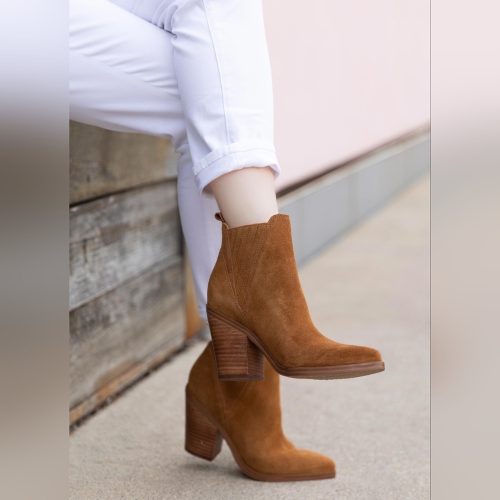 Marc Fisher Tan Suede Women's Pointy Toe Stylish Ankle Boots Size 10M